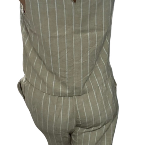 Linen Set - Top and Pants - Picture 2 of 4